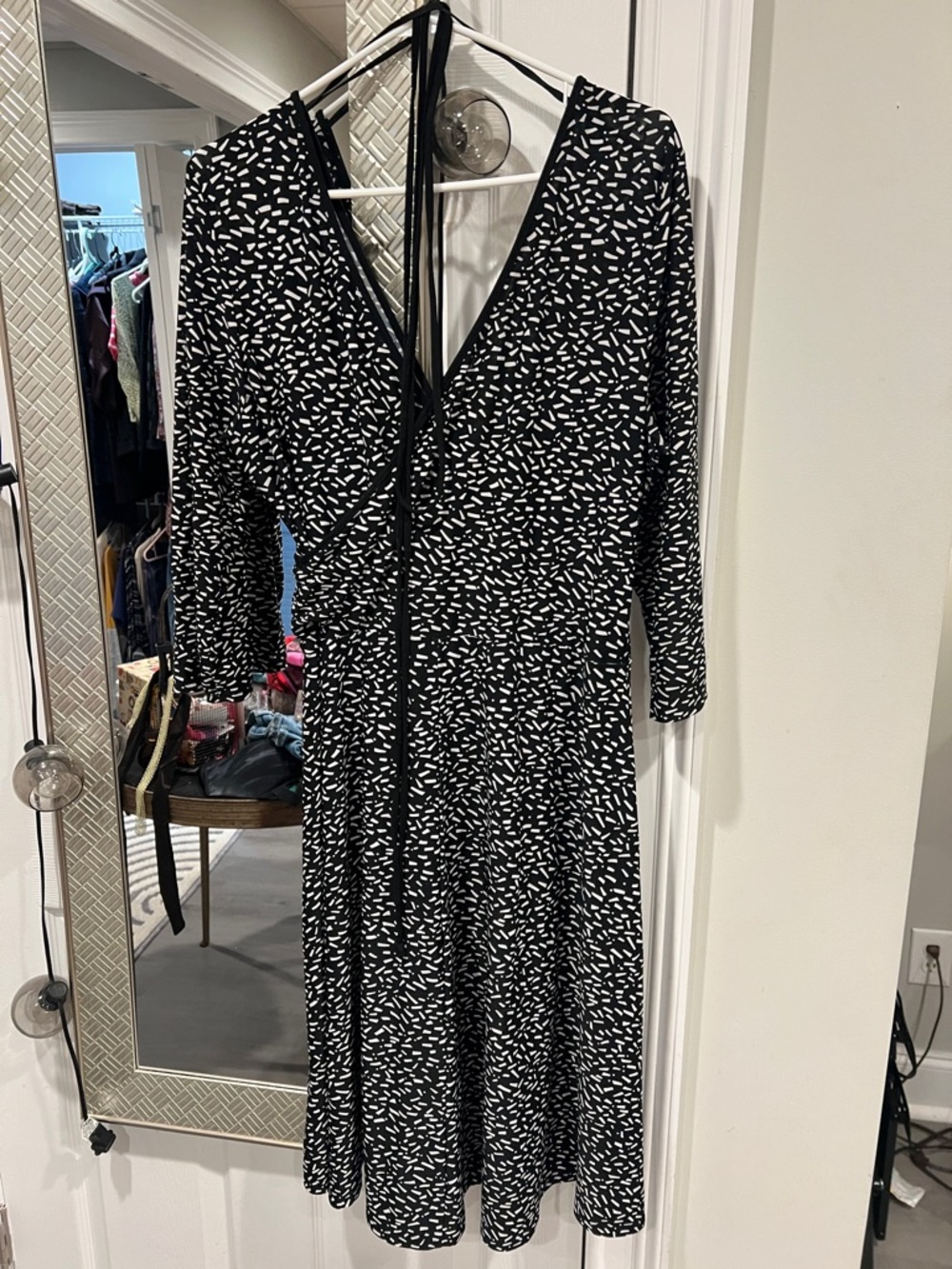Black & White Print V-Neck Women’s Dress